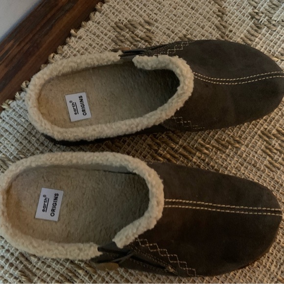 Earth Origins Gray Mules with Cream Lining NWOT - SZ 9W - Picture 2 of 8